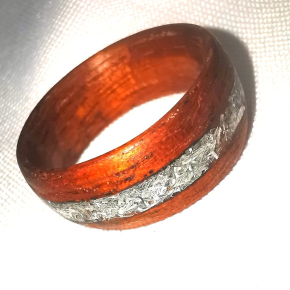 Mahogany Bentwood Ring with Silver Shaving Inlay, size 13 - Picture 1 of 4